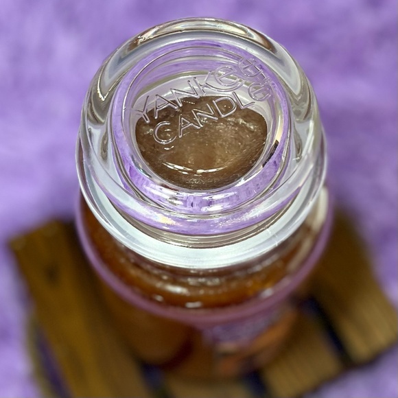 Large YANKEE CANDLE Cinnamon Stick 22 oz - Picture 9 of 12